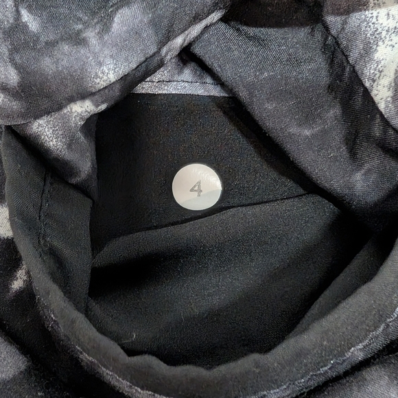 LULULEMON (Size 4) Spring Break Away Shorts II Black - Picture 8 of 10